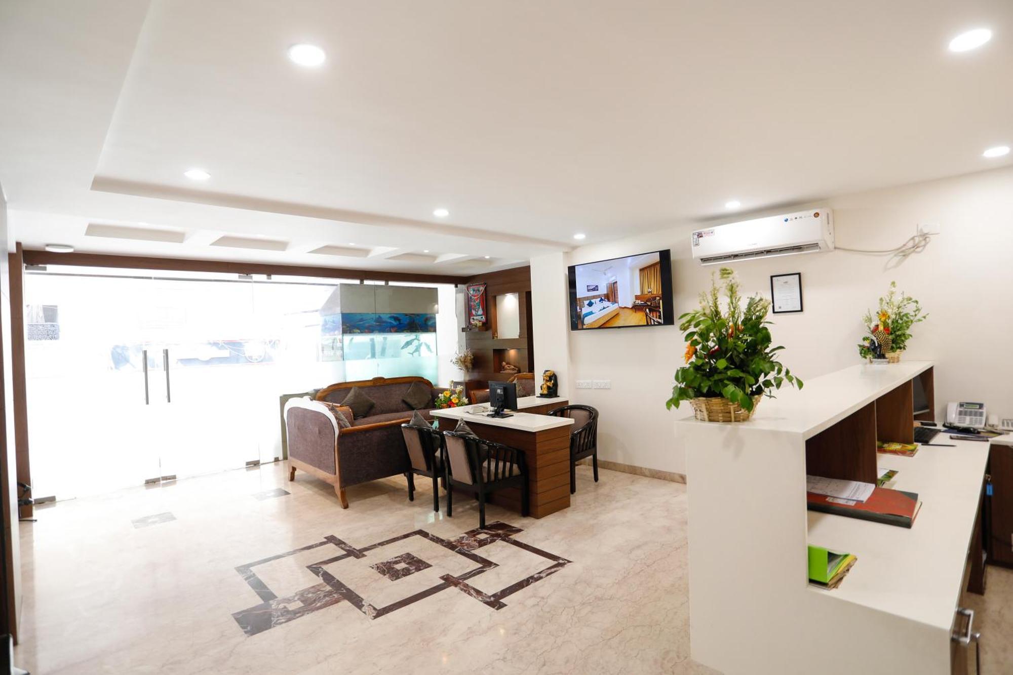 Hotel Dolphin International 3*