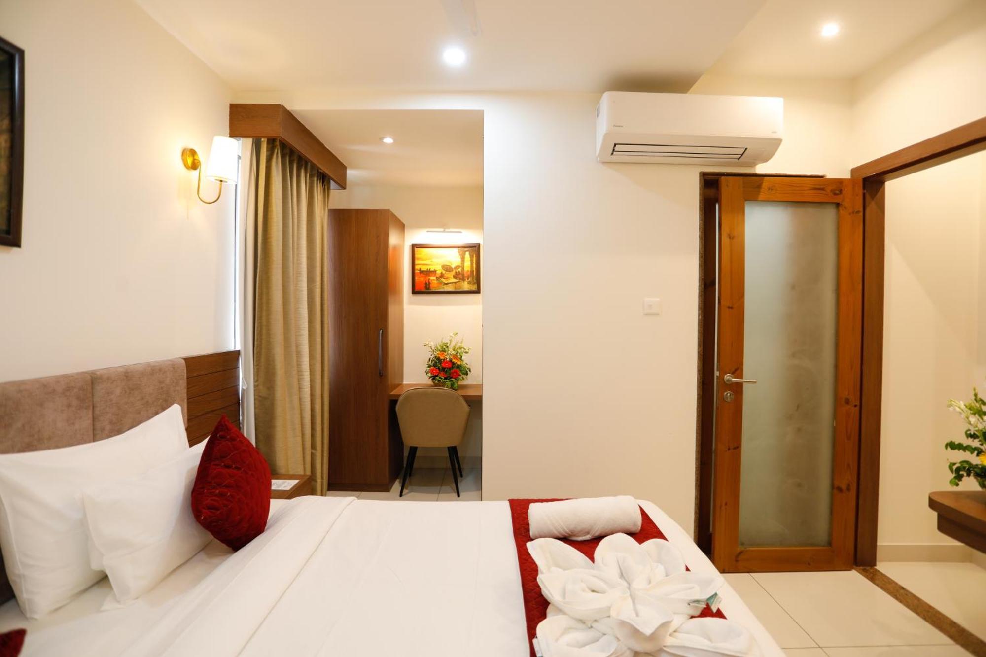 Dolphin International Hotel Varanasi