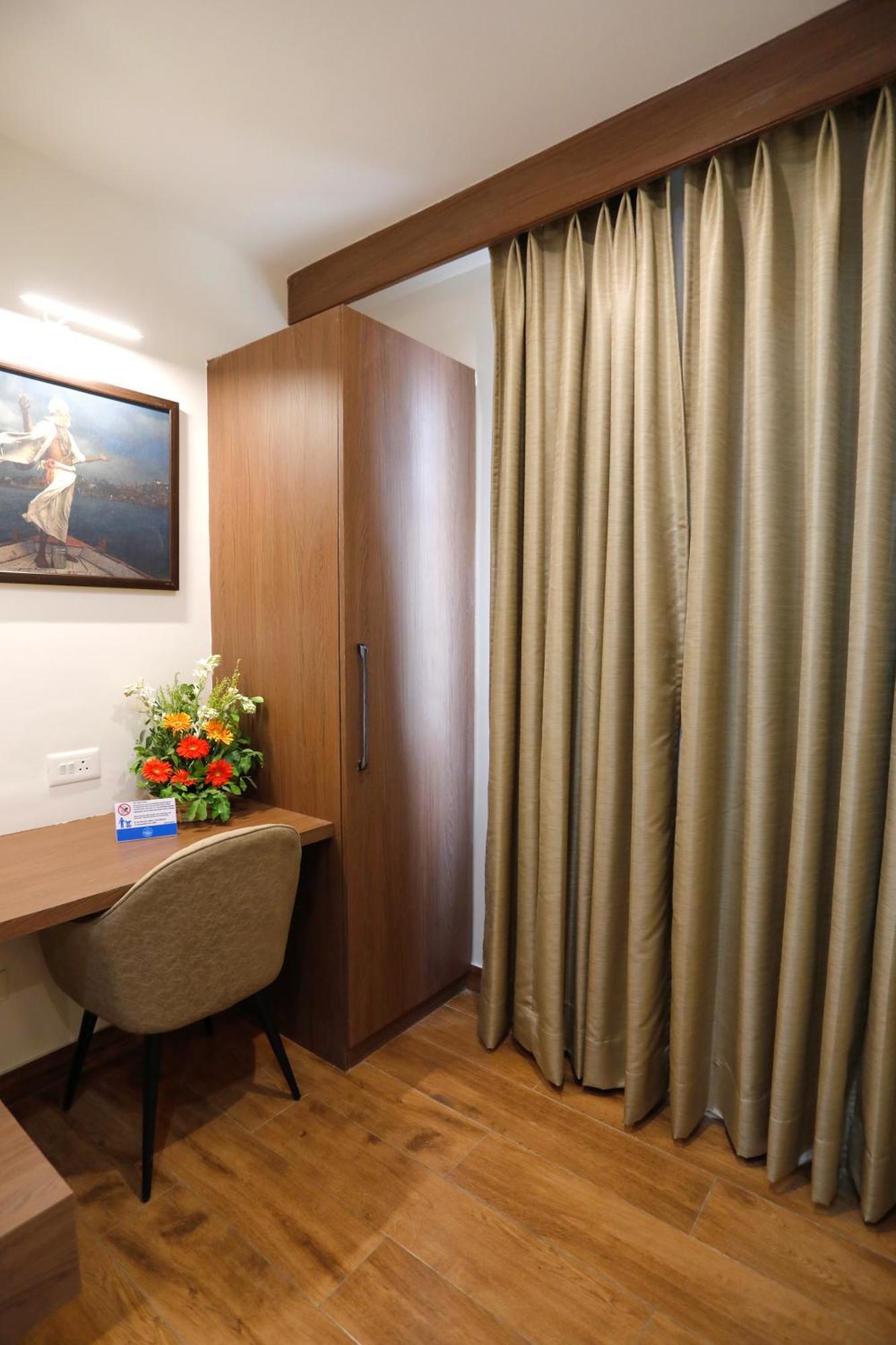 Hotel Dolphin International 3*