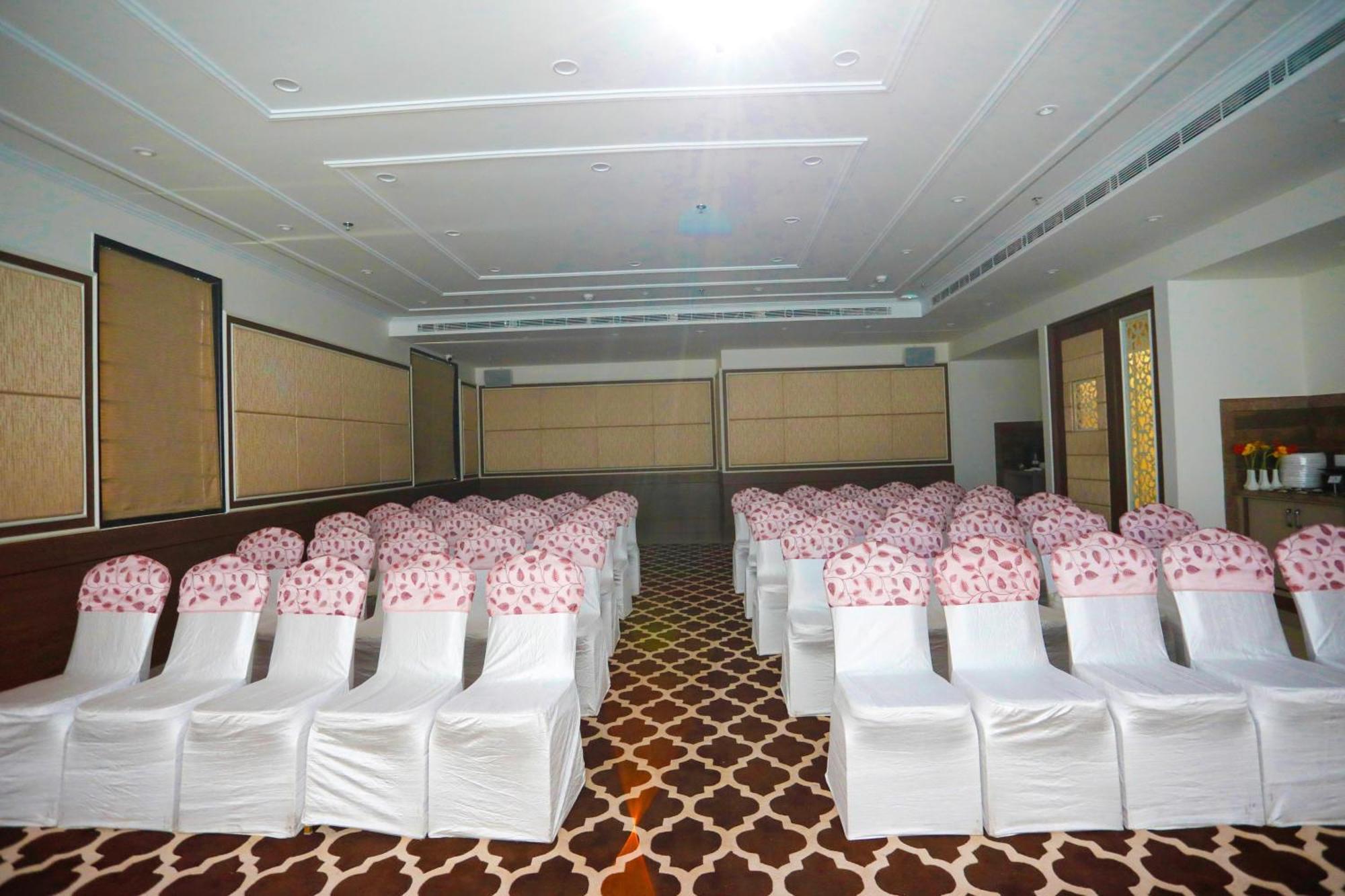 Dolphin International Hotel Varanasi